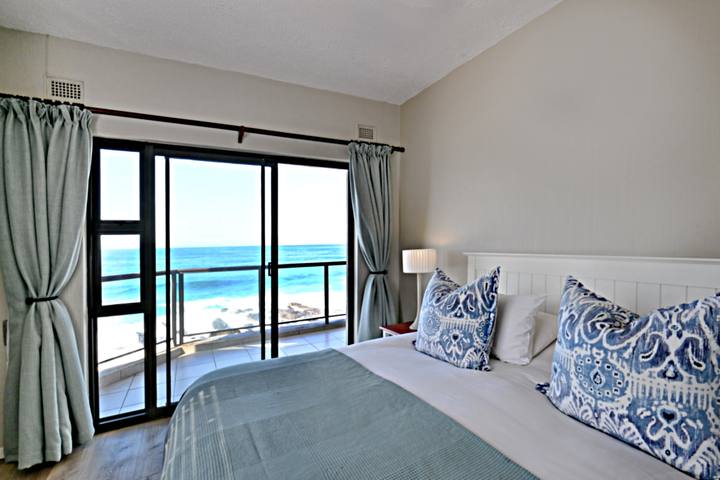 The Bay 2 Main Bedroom